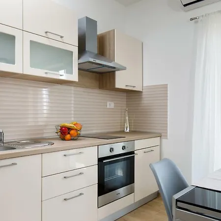 Apartman Lusani *