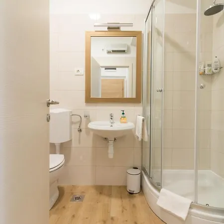 Lusani アパート スプリト