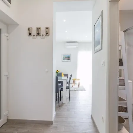 Lusani * スプリト